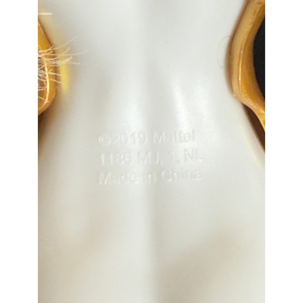 She-Ra Princess of Power Doll 2019 Mattel Blonde Hair Gold Armor Action Figure - Picture 6 of 7